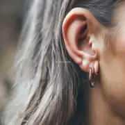 有没有研究显示过大或不规则的耳朵与健康风险有关联吗？