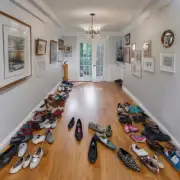 当你走进屋子的时候你会怎么做来避免对鞋子产生影响呢？