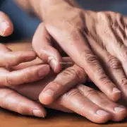 怎样才能有效地按摩和刺激手指肌肉以增强它们的力量和平衡感？