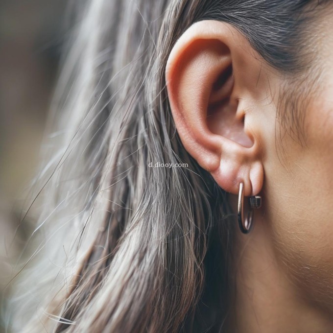 有没有研究显示过大或不规则的耳朵与健康风险有关联吗？