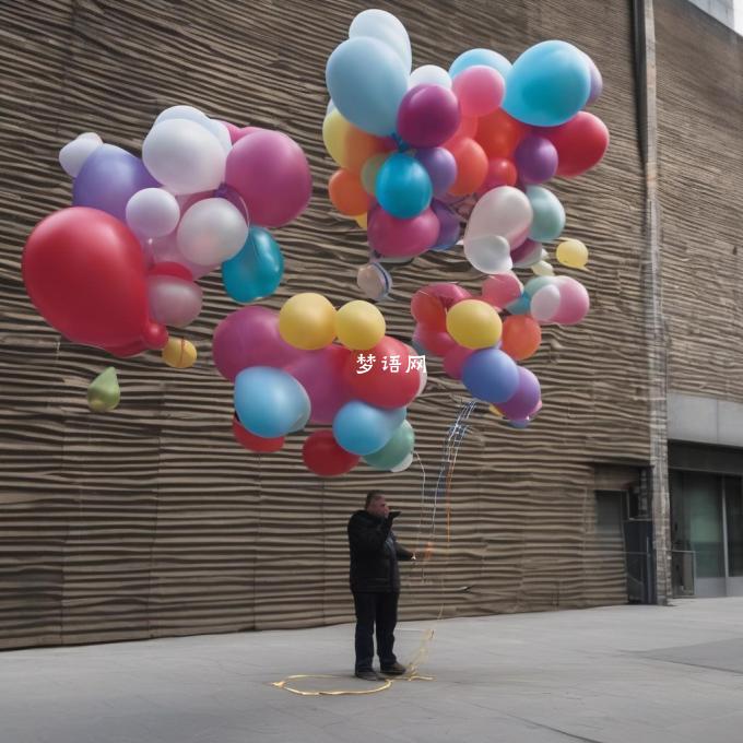 通常情况下为什么一些橡皮气球看起来更大而实际上却很轻巧？